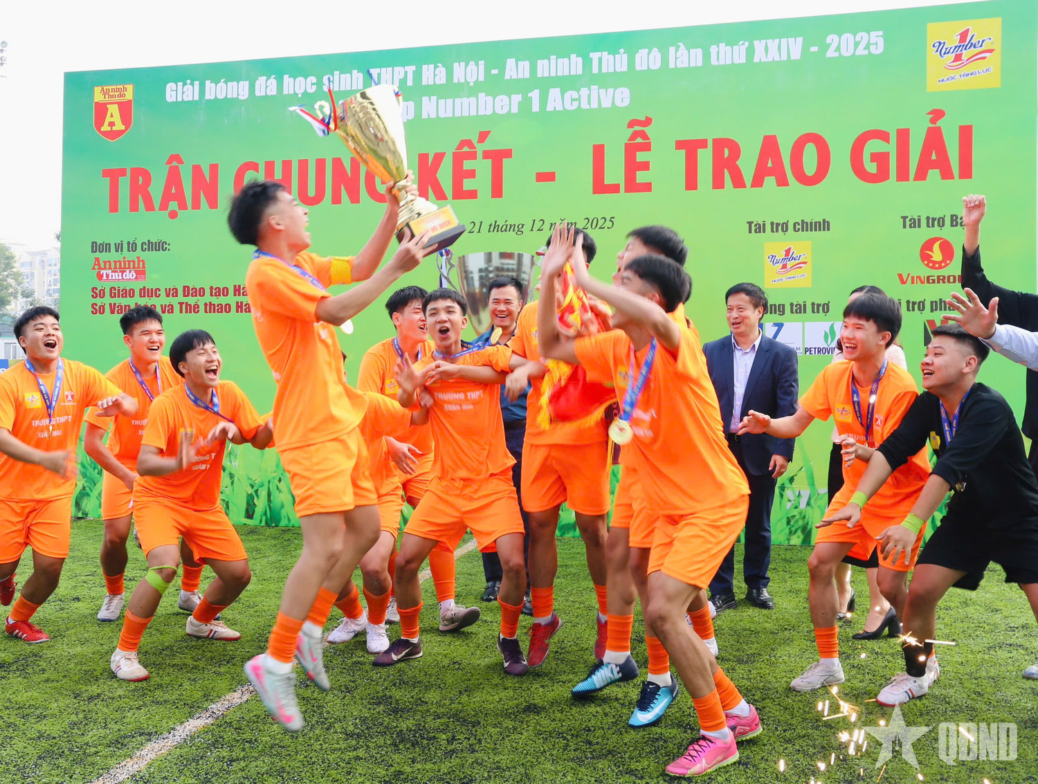 Trường THPT Xuân Mai vô địch giải bóng đá học sinh Hà Nội 2025

